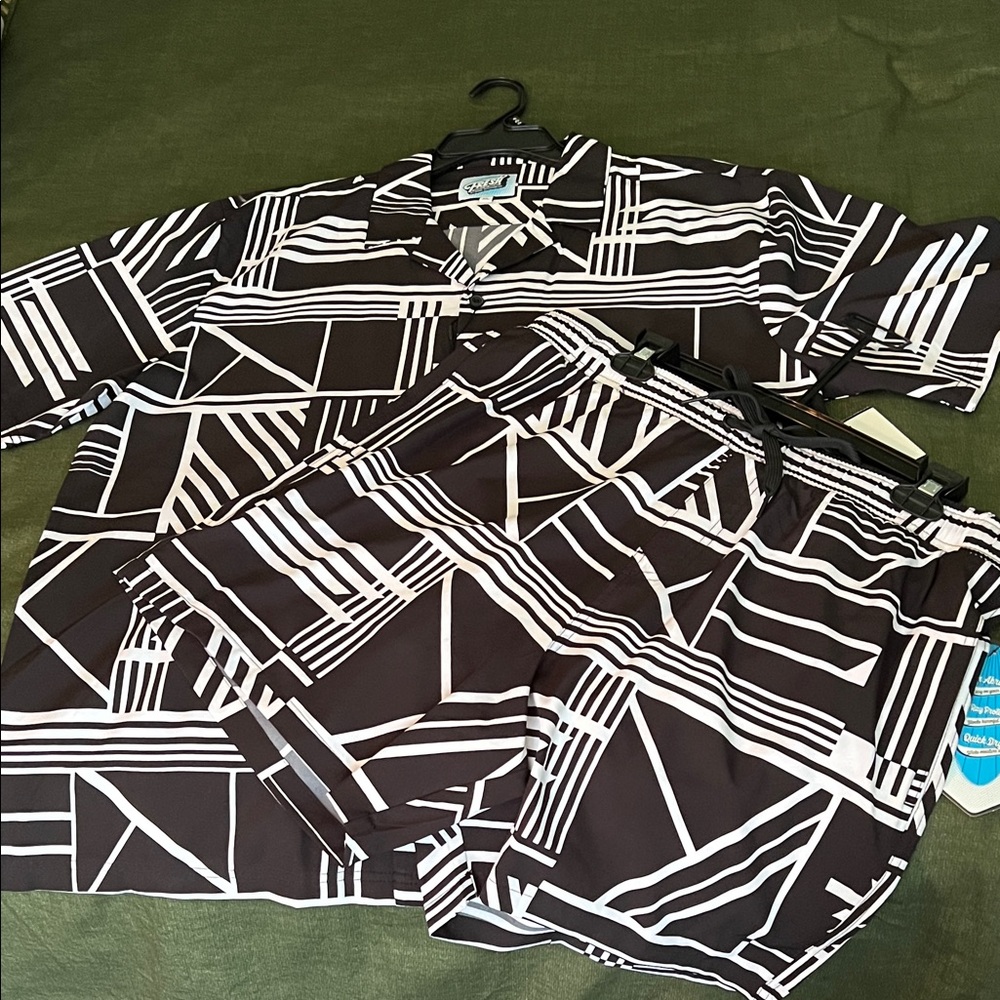 Geoffrey Beene Black and White Geometric Men's Set